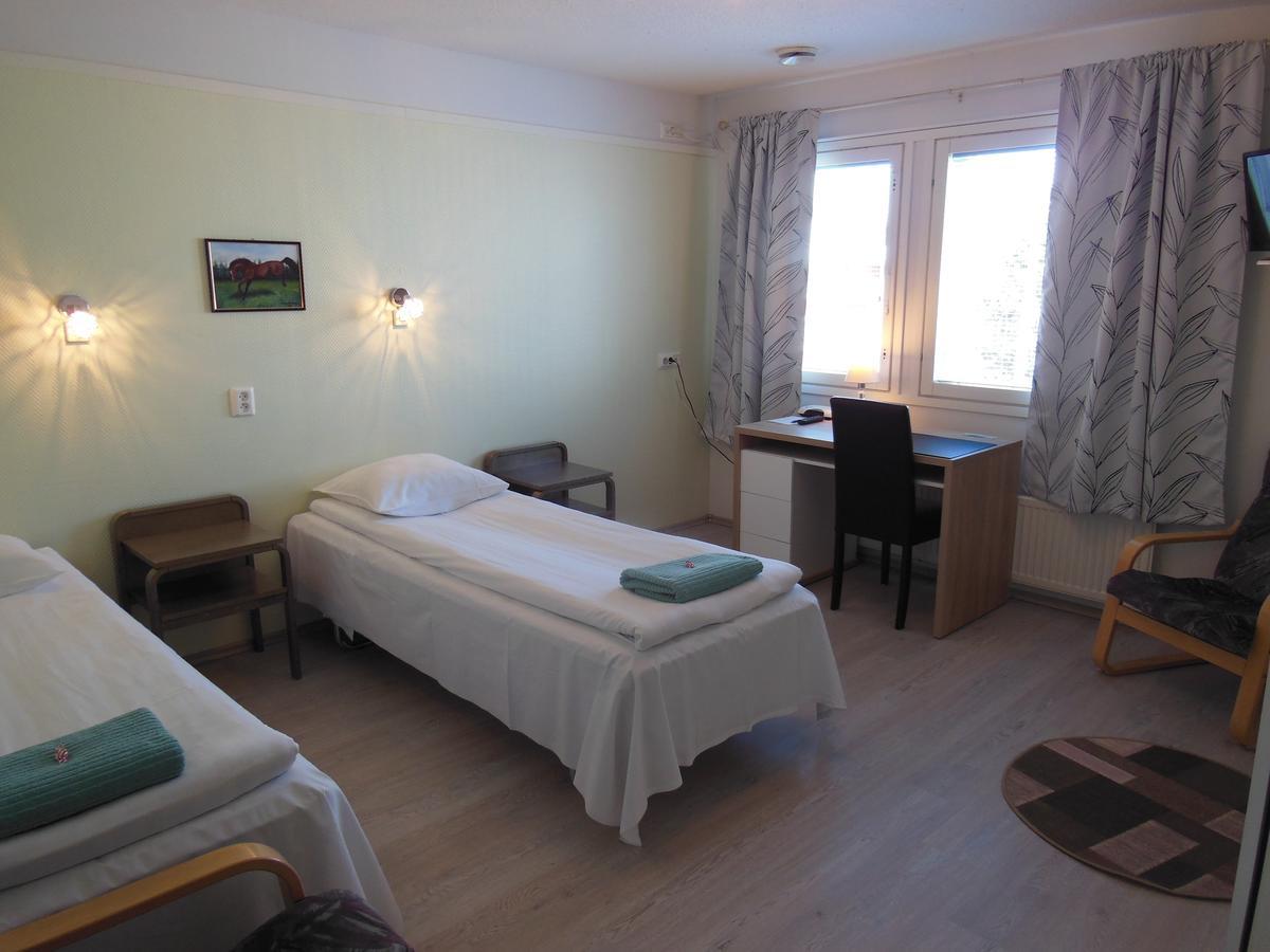 Maalaiskartano Pihkala Hotel Kestilä Екстериор снимка